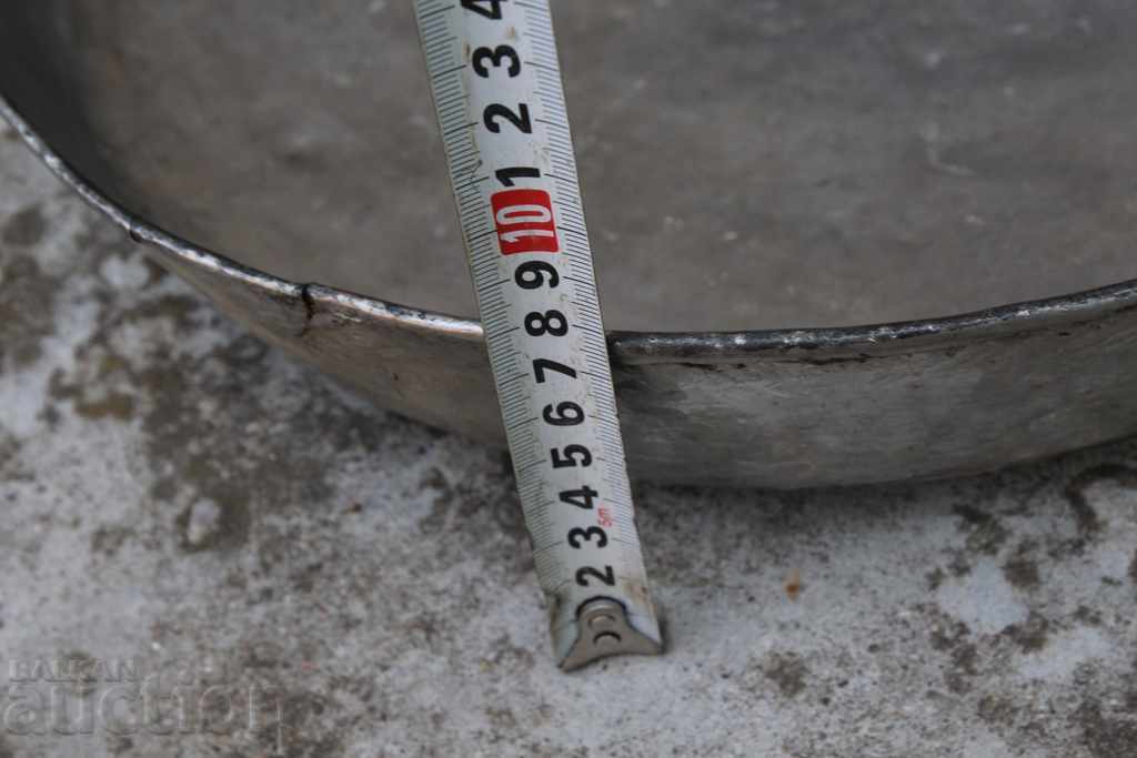 OLD TANNED COPPER TRAY COPPER HONEY PIE with price 35.00 BGN | € 17.90