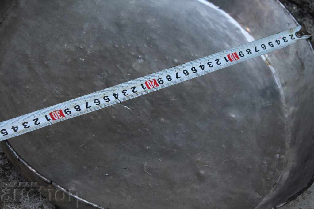 Auction  OLD TANNED COPPER TRAY COPPER HONEY PIE