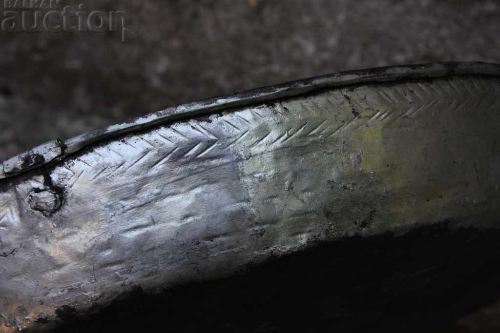 OLD TANNED COPPER TRAY COPPER HONEY PIE - 5