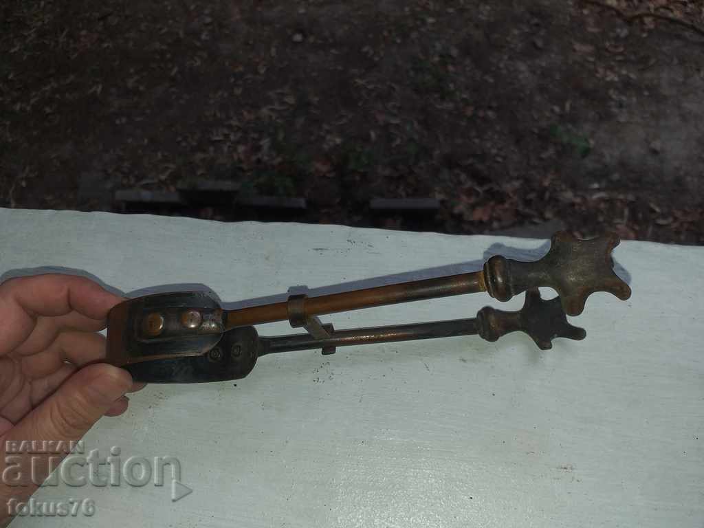 OLD ANTIQUE BRONZE FIREPLACE CLAMP with price 79.00 BGN | € 40.39 OLD ANTIQUE BRONZE FIREPLACE CLAMP with price 79.00 BGN | € 40.39