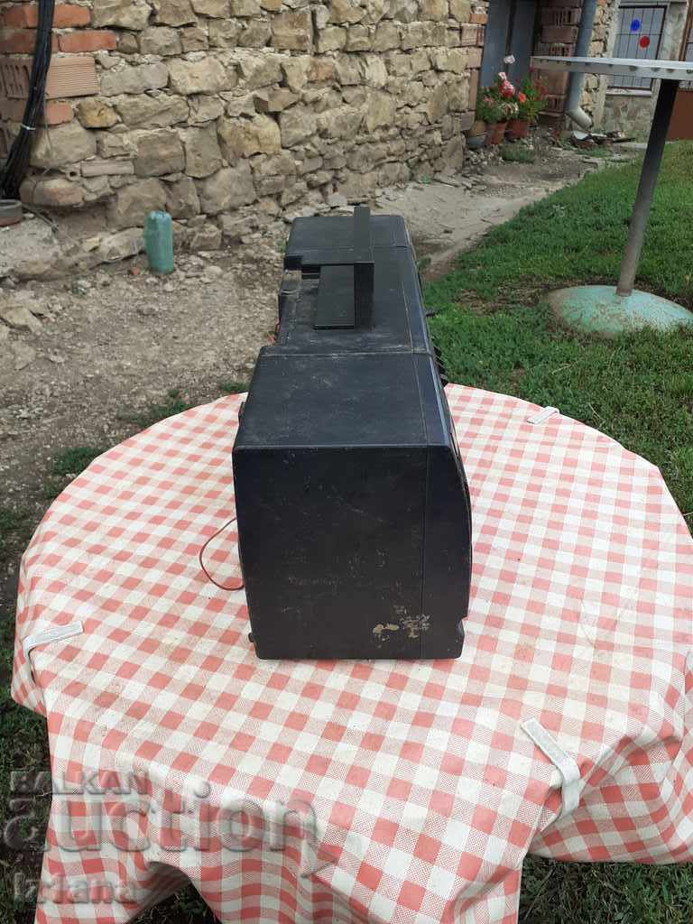 Old radio, SONY radio cassette player with price 40.00 BGN | € 20.45 Old radio, SONY radio cassette player with price 40.00 BGN | € 20.45