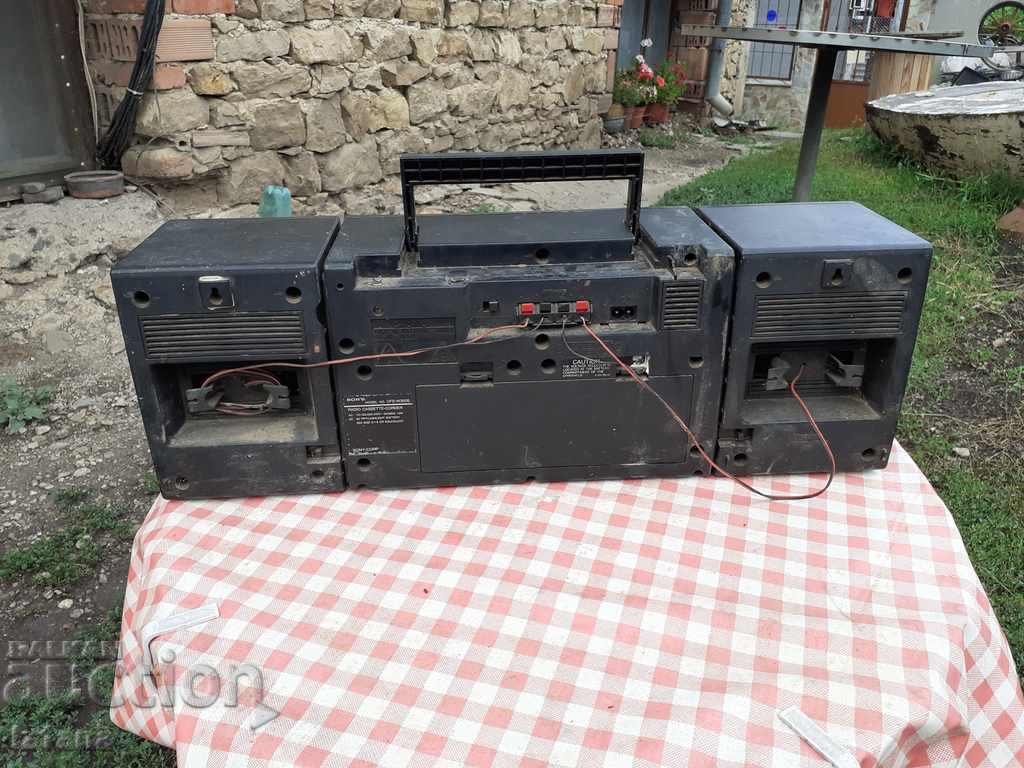 Auction Old radio, SONY radio cassette player Auction Old radio, SONY radio cassette player