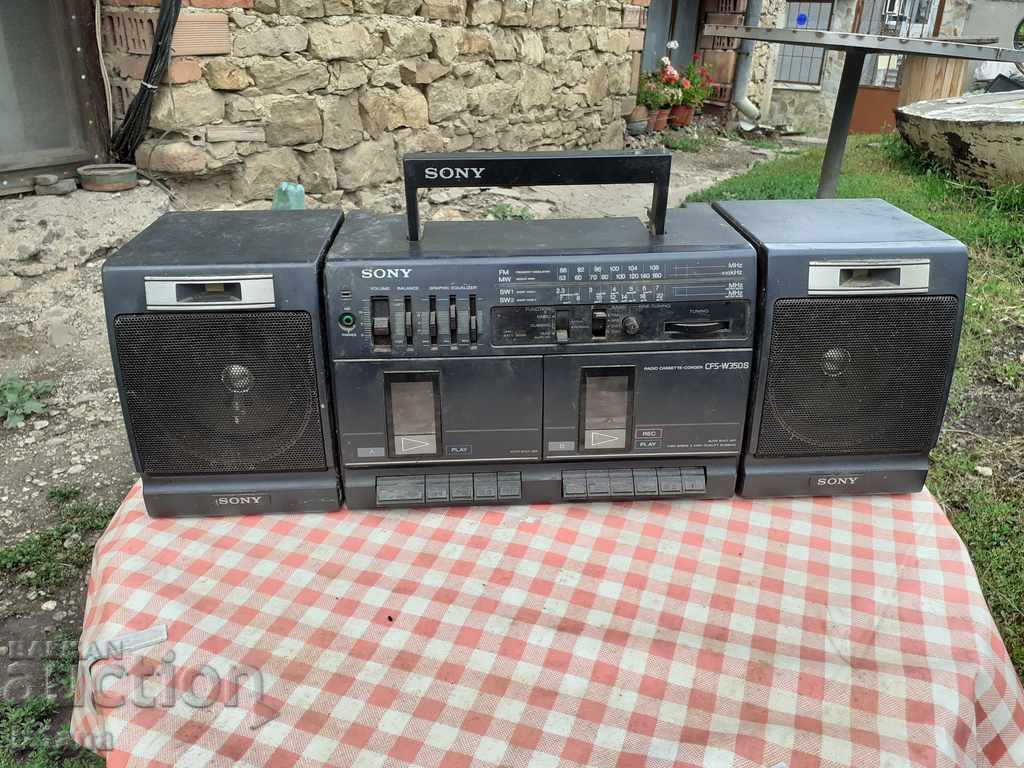 Old radio, SONY radio cassette player