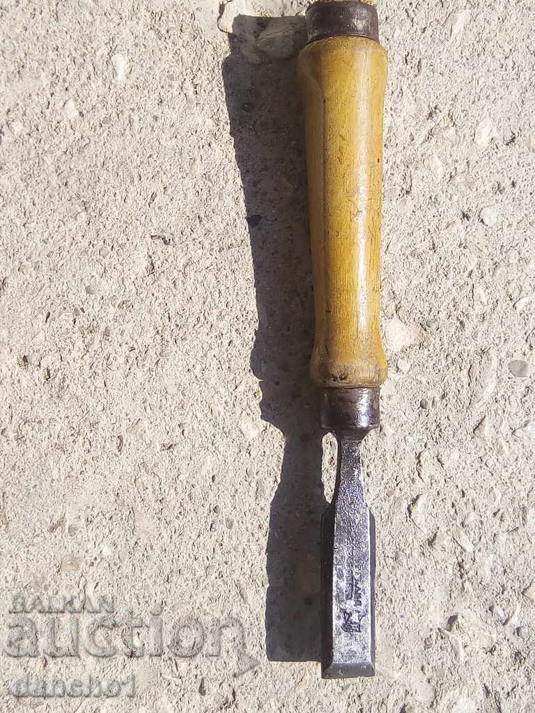 Auction  old chisel - markings
