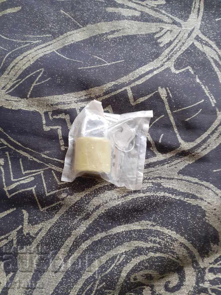 Old padlock with price 9.00 BGN | € 4.60 Old padlock with price 9.00 BGN | € 4.60