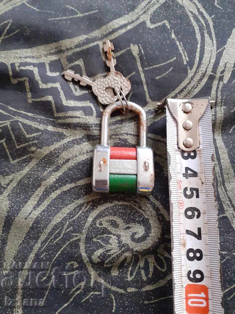 Delivery of Old padlock