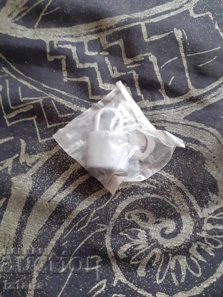 Old padlock with price 9.00 BGN | € 4.60 Old padlock with price 9.00 BGN | € 4.60