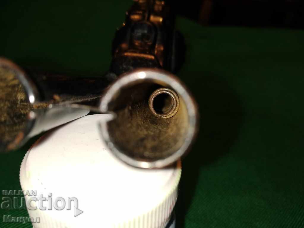 I am selling an old tin toy.RRRRR - 6 I am selling an old tin toy.RRRRR - 6