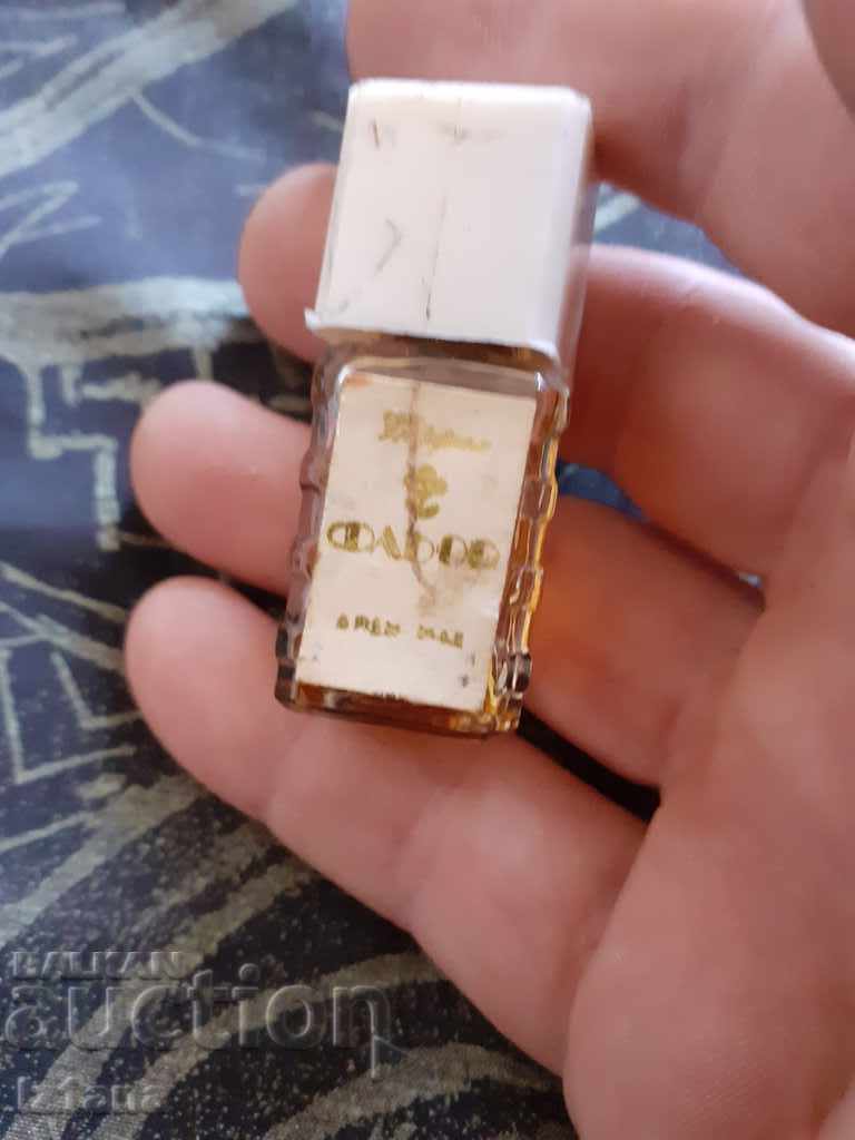 Old perfume Fleur with price 10.00 BGN | € 5.11 Old perfume Fleur with price 10.00 BGN | € 5.11