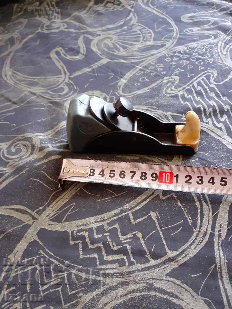 Auction Old carpentry grater Auction Old carpentry grater