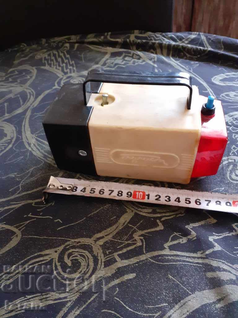 Auction  Old lantern Tourist