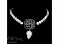 STYLISH AND EXQUISITE NECKLACE WITH NATURAL PEARLS AND ZIRCONS