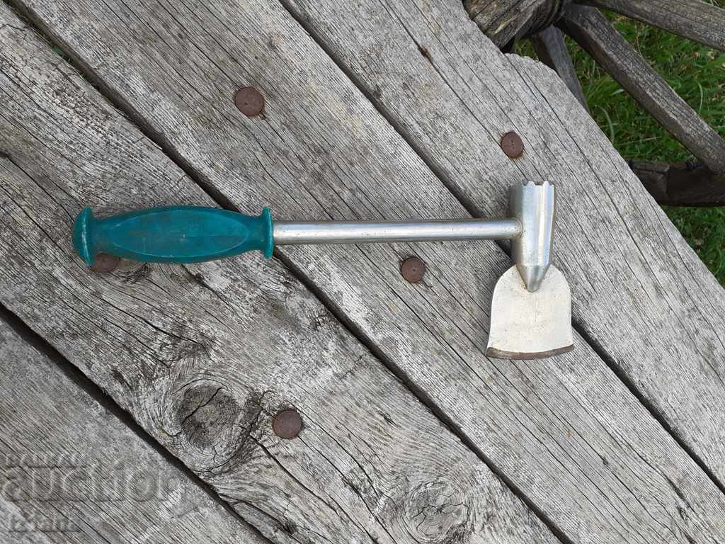 Chicken knife, hammer, chopper with price 20.00 BGN | € 10.23