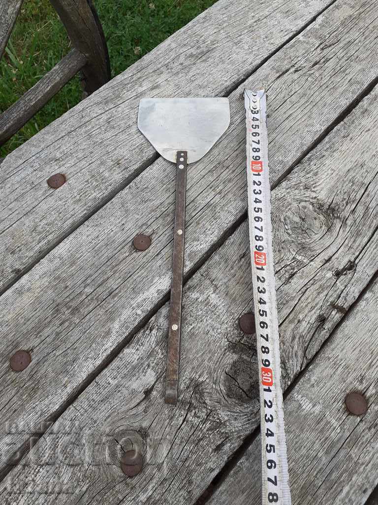 An old tool, a scratch with price 15.00 BGN | € 7.67 An old tool, a scratch with price 15.00 BGN | € 7.67