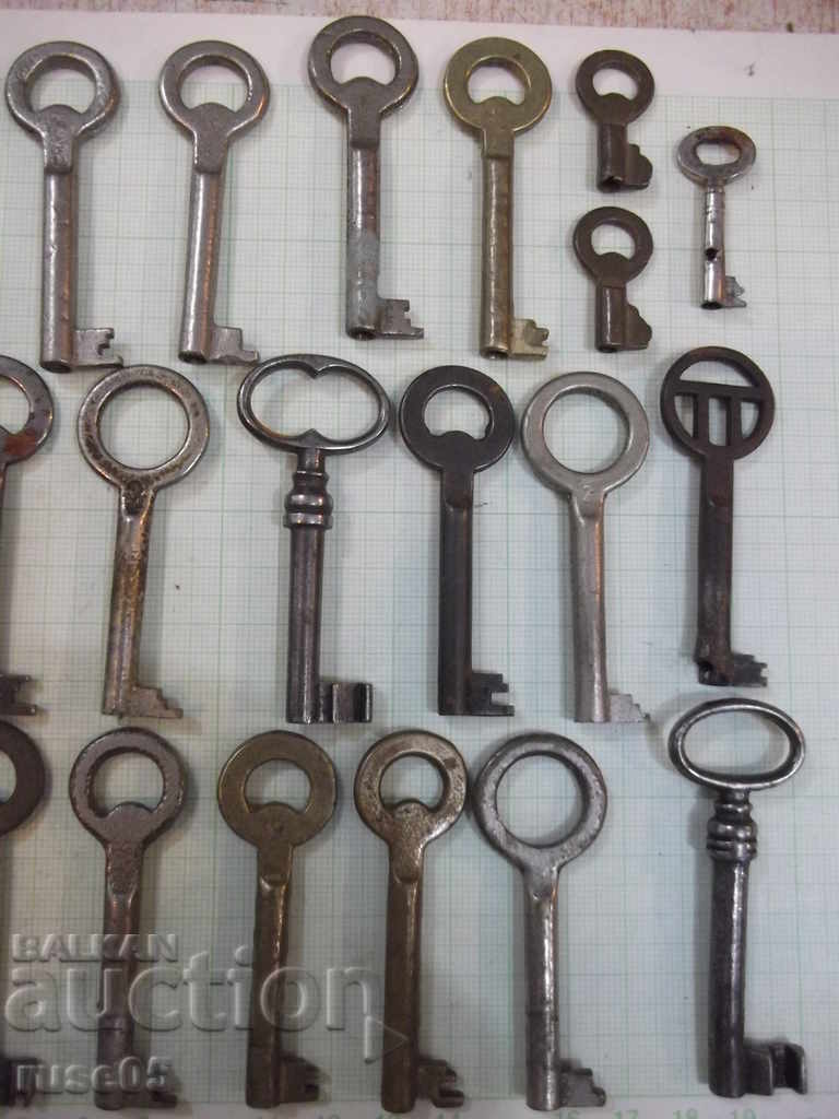 Lot of 25 pcs. old key with hollow body - 6 Lot of 25 pcs. old key with hollow body - 6