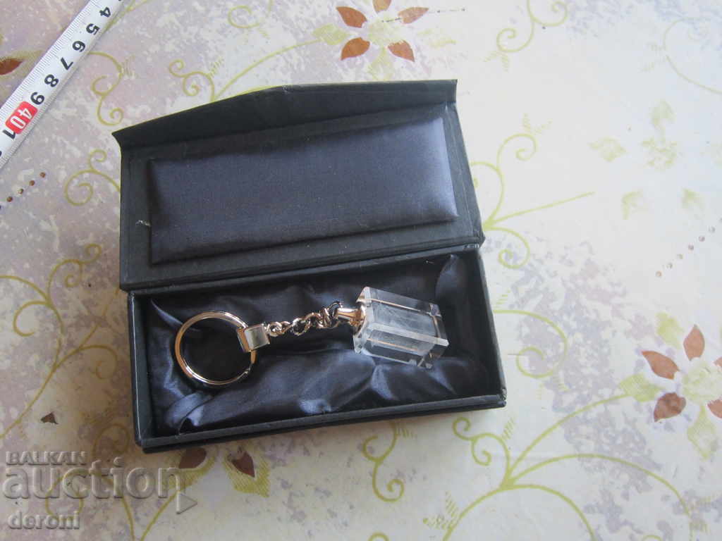 Delivery of Luxury crystal keychain in a box