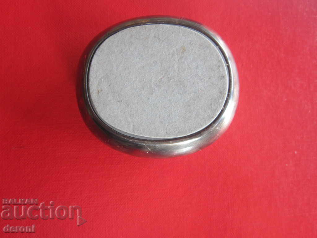 Доставка на Страхотна посребрена поставка за писалка химикал Доставка на Страхотна посребрена поставка за писалка химикал