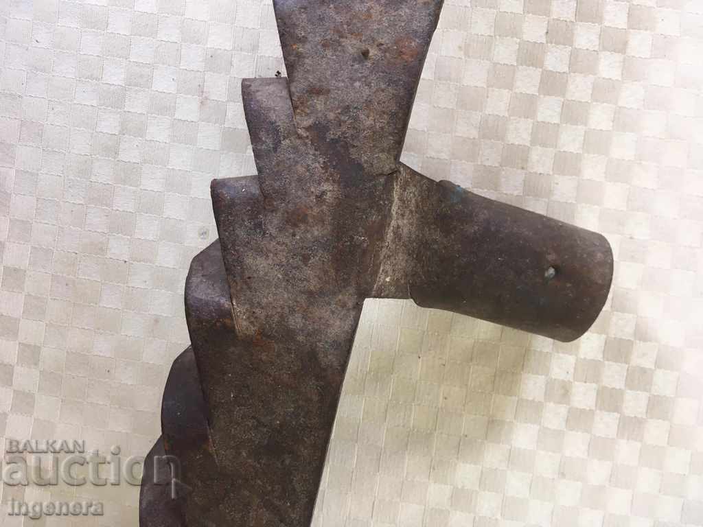 Auction ROWING TOOL WROUGHT IRON AS Auction ROWING TOOL WROUGHT IRON AS