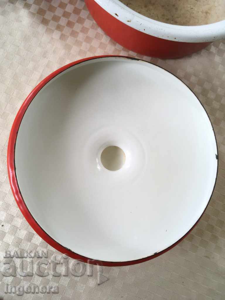 ENAMELED POT-1962 HEALTHY USED - 5 ENAMELED POT-1962 HEALTHY USED - 5