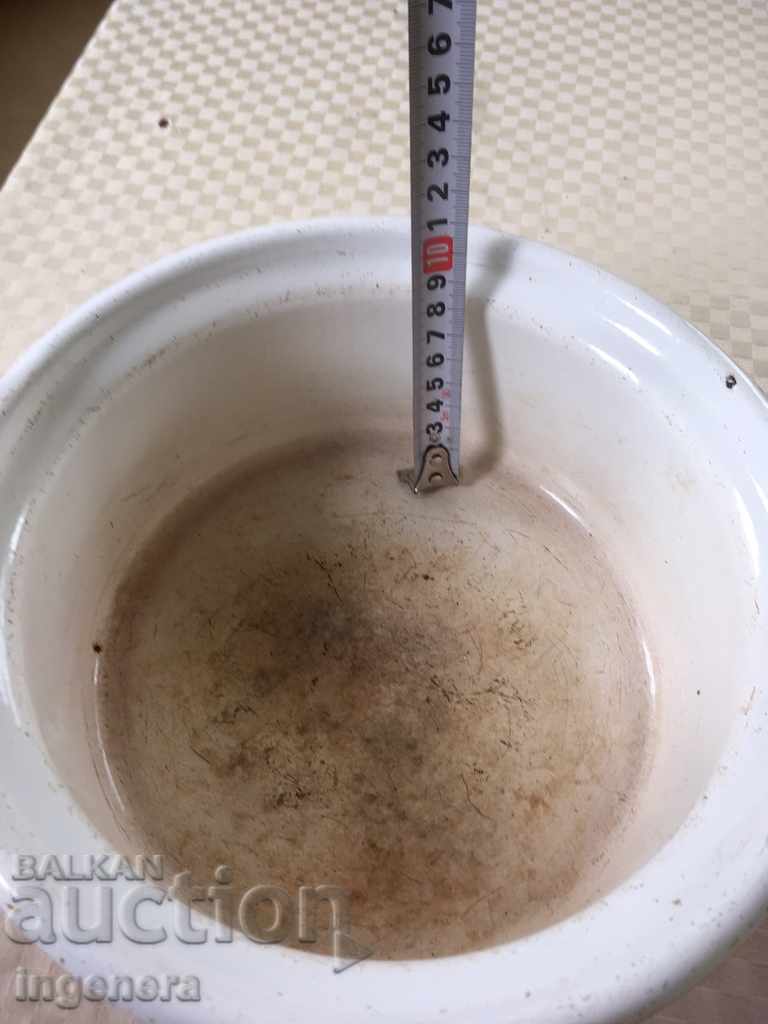 ENAMELED POT-1962 HEALTHY USED - 6 ENAMELED POT-1962 HEALTHY USED - 6