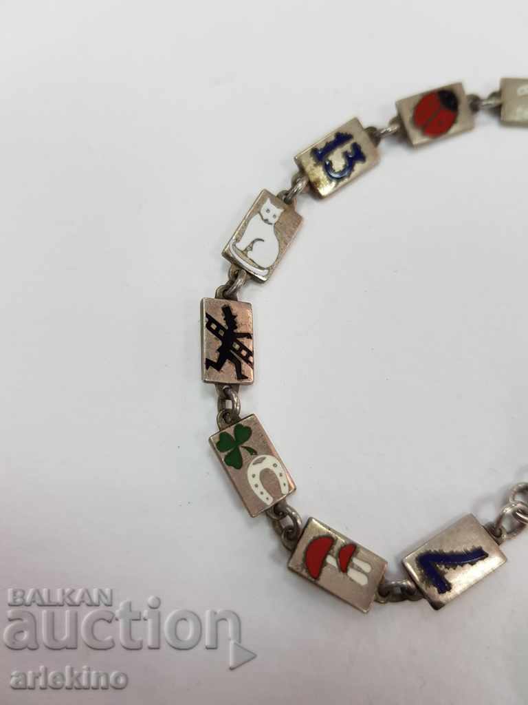 Navetă europeană rară pentru ceas de buzunar cu pornire smalț. Secolului 20 cu preț 135.00 BGN | € 69.02 Navetă europeană rară pentru ceas de buzunar cu pornire smalț. Secolului 20 cu preț 135.00 BGN | € 69.02