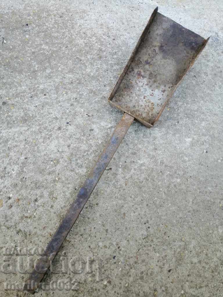 Old forged blade, shovel shovel with price 32.00 BGN | € 16.36 Old forged blade, shovel shovel with price 32.00 BGN | € 16.36