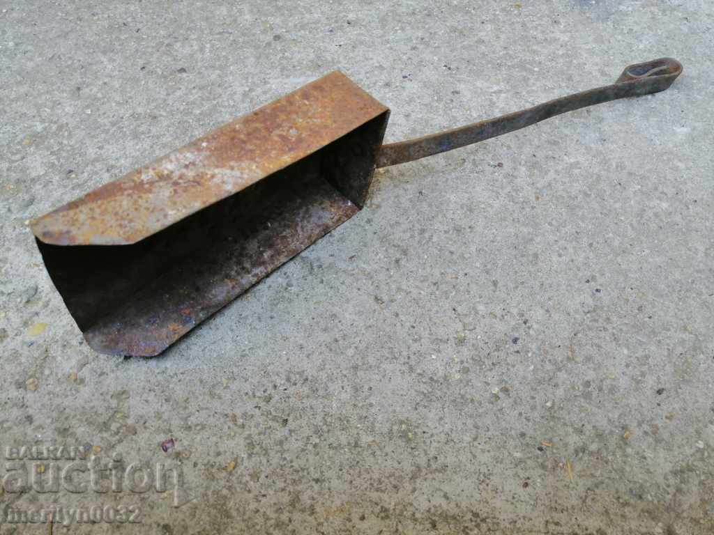 Auction Old forged blade, shovel shovel Auction Old forged blade, shovel shovel