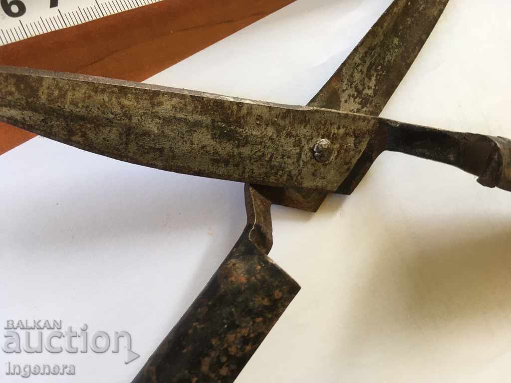 Delivery of OLD SHRUB SCISSOR FORGED TOOL Delivery of OLD SHRUB SCISSOR FORGED TOOL