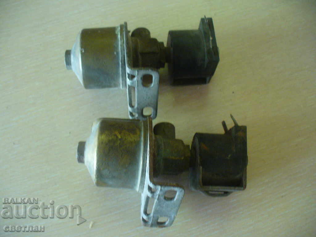 НЕЩО СИ с цена 20.00 лв. | € 10.23 НЕЩО СИ с цена 20.00 лв. | € 10.23