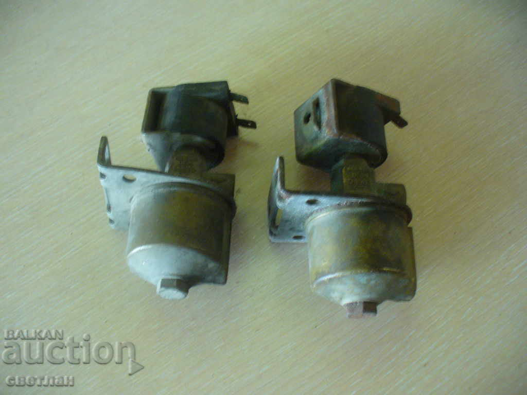 НЕЩО СИ НЕЩО СИ