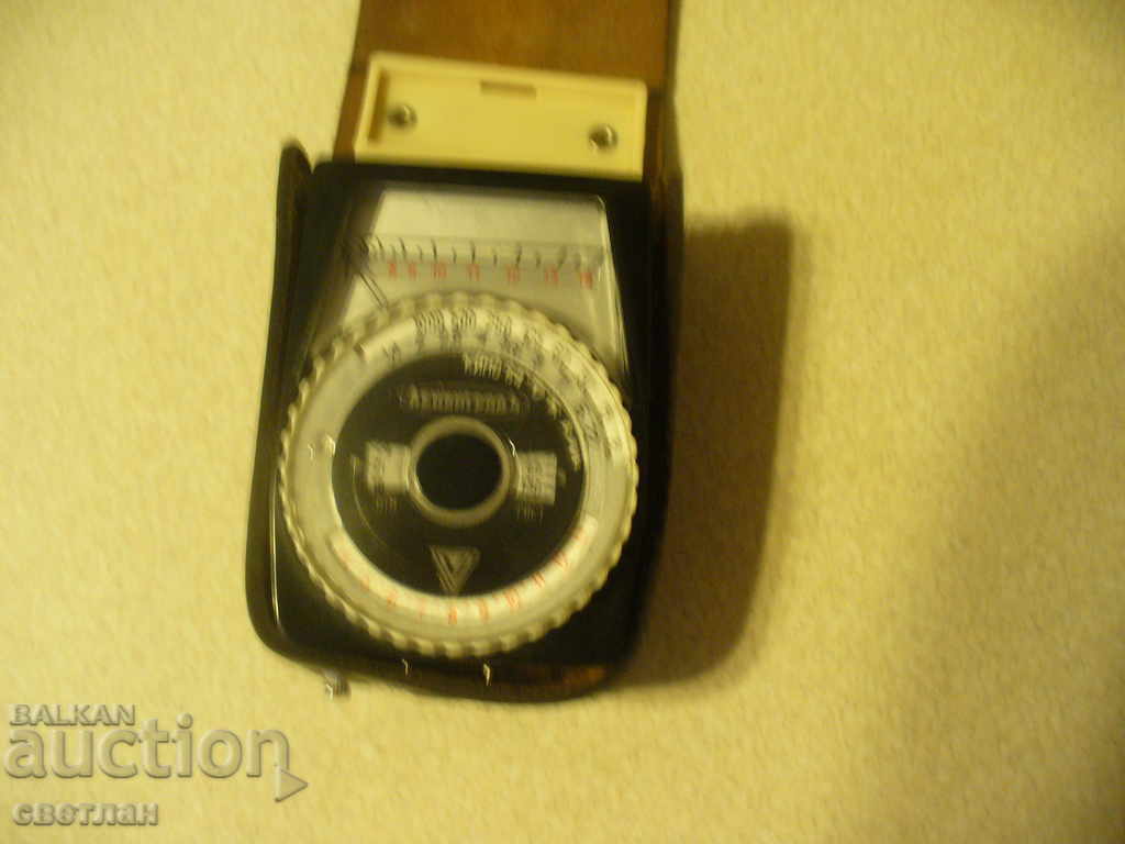 LIGHT METER-RUSSIAN WORKS with price 14.00 BGN | € 7.16 LIGHT METER-RUSSIAN WORKS with price 14.00 BGN | € 7.16