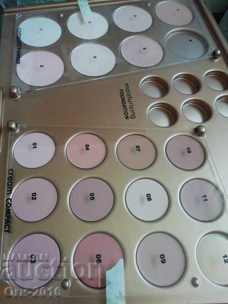 Delivery of Set of powder and blush testers Delivery of Set of powder and blush testers