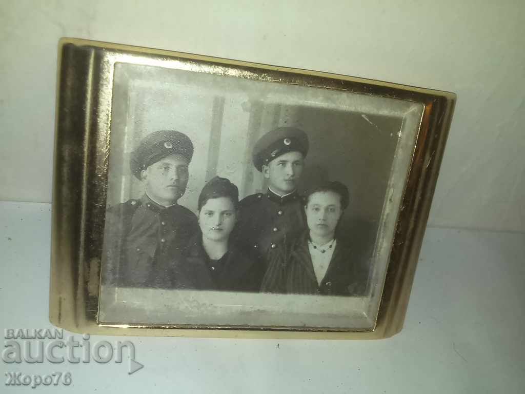 OLD WAR PHOTO IN A GOLDEN FRAME by CLOCK GILT with price 5.50 BGN | € 2.81 OLD WAR PHOTO IN A GOLDEN FRAME by CLOCK GILT with price 5.50 BGN | € 2.81