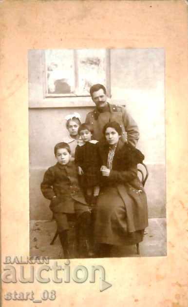Стара семейна снимка твърд картон