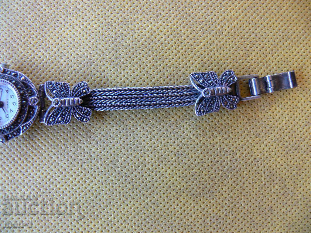 Delivery of LUXURIOUS SILVER WATCH