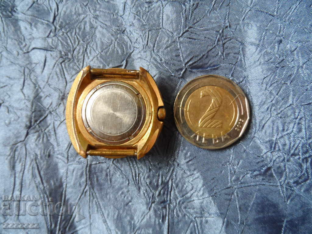 Ένα σπάνιο μοντέλο επιχρυσωμένο ρολόι με τιμή 80.00 BGN | € 40.90 Ένα σπάνιο μοντέλο επιχρυσωμένο ρολόι με τιμή 80.00 BGN | € 40.90