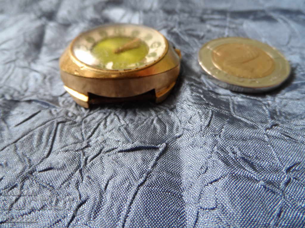 Δημοπρασία Ένα σπάνιο μοντέλο επιχρυσωμένο ρολόι Δημοπρασία Ένα σπάνιο μοντέλο επιχρυσωμένο ρολόι