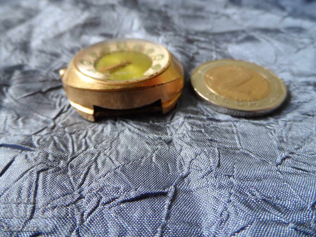 Ένα σπάνιο μοντέλο επιχρυσωμένο ρολόι - 5 Ένα σπάνιο μοντέλο επιχρυσωμένο ρολόι - 5