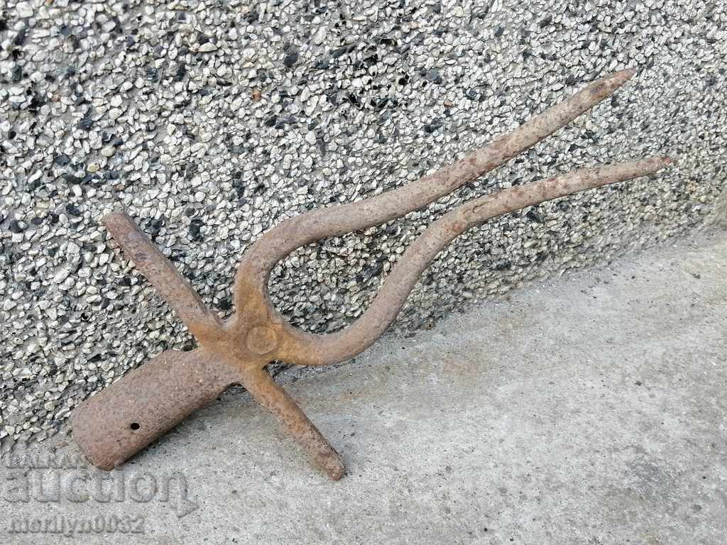 Old twin forged, villa, wrought iron with price 32.00 BGN | € 16.36