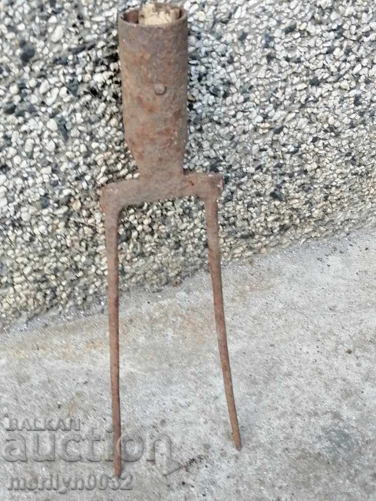 Vechi forjate dvuzabets, vila, fier forjat cu preț 32.00 BGN | € 16.36