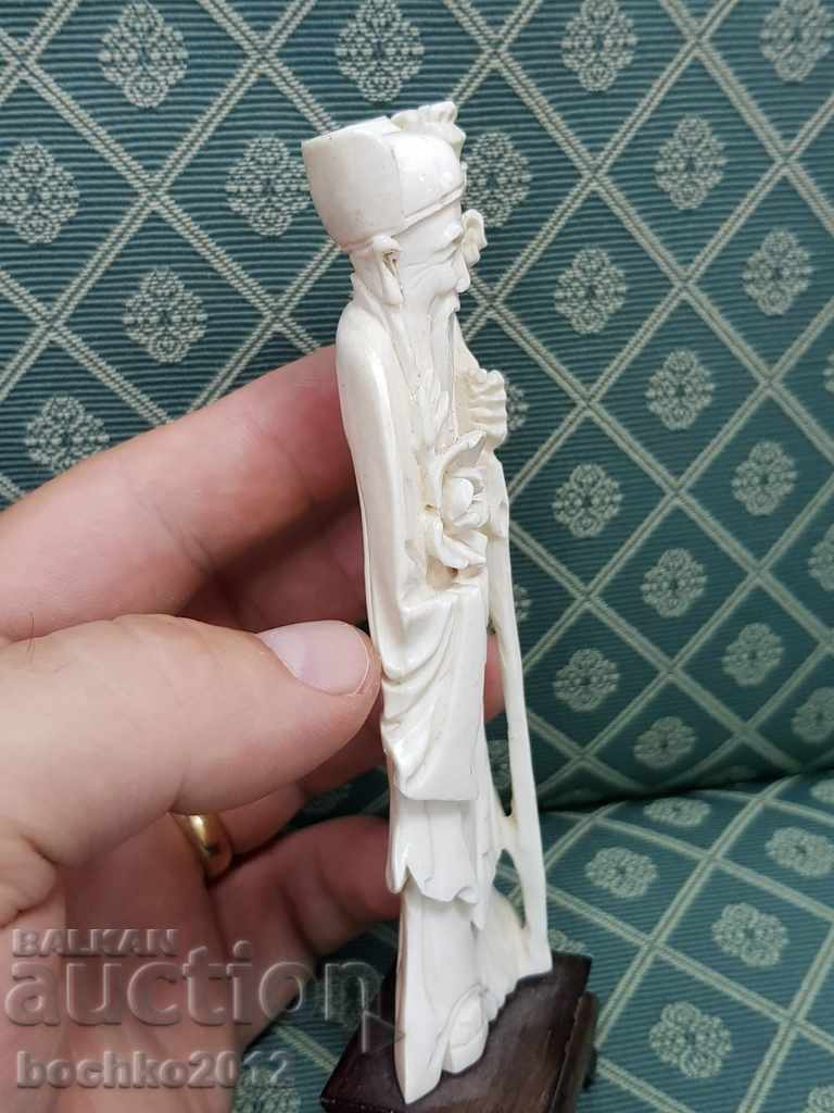 Figurină veche chineză japoneză de colecție cu os alb 20c. cu preț € 180.00 | 352.05 BGN