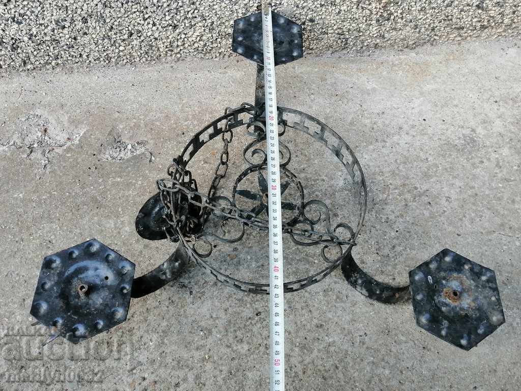 Παράδοση Παλαιός πολυέλαιος από σφυρήλατο σίδερο, λάμπα φαναριού, χωρίς αμπαζούρ