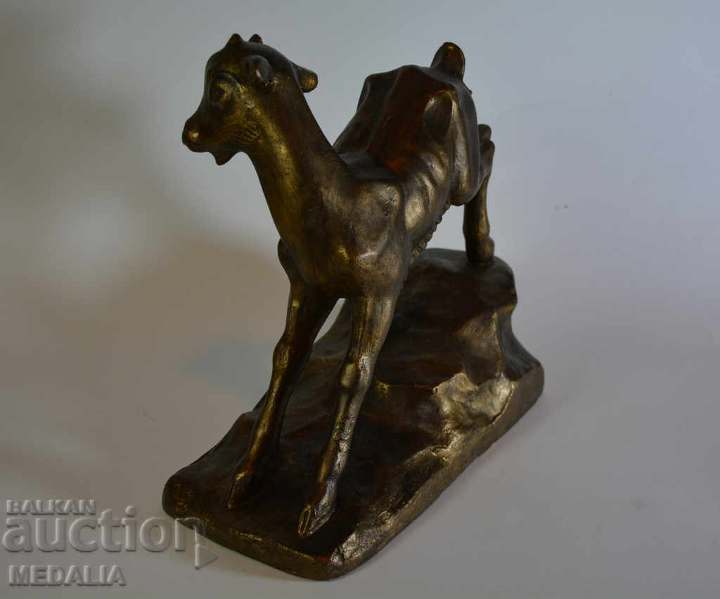 Auction Vasil Zidarov (municipal sculptor) - goat-tinted plaster Auction Vasil Zidarov (municipal sculptor) - goat-tinted plaster