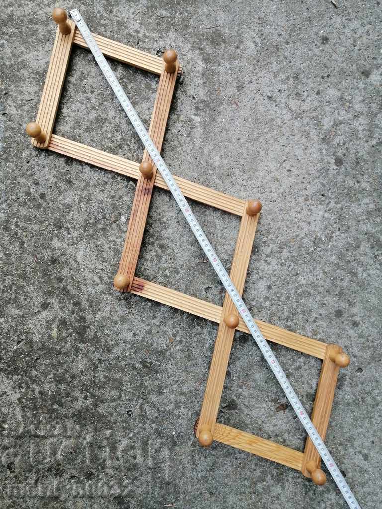 Auction Extendable hanger made of wood, wooden Auction Extendable hanger made of wood, wooden