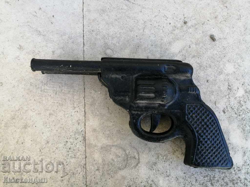 Auction CHILDREN'S PLASTIC PISTOL Auction CHILDREN'S PLASTIC PISTOL