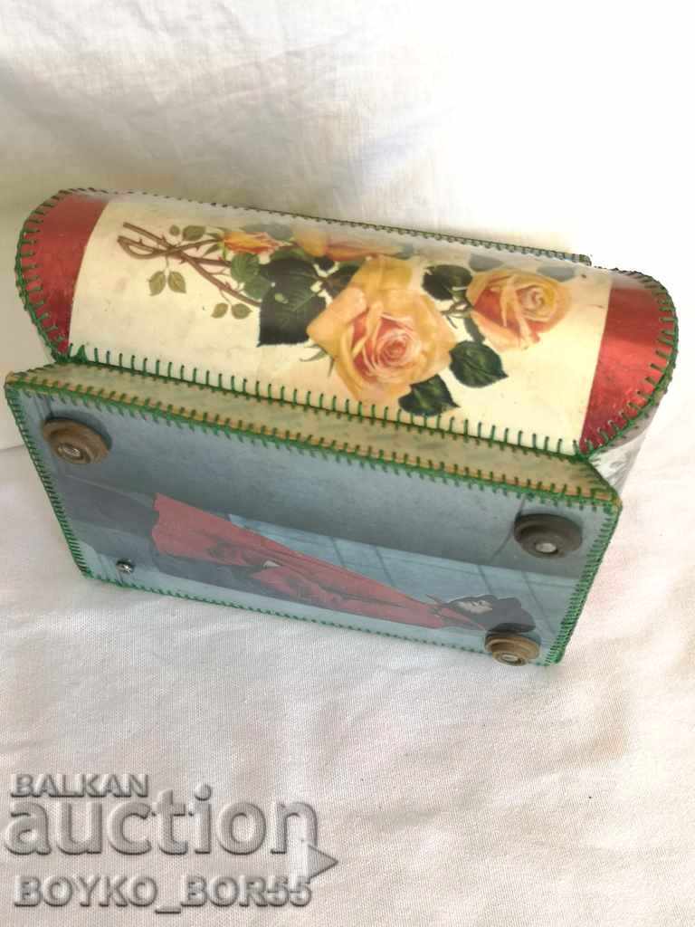 Delivery of Beautiful Antique Handmade Jewelry Box Delivery of Beautiful Antique Handmade Jewelry Box