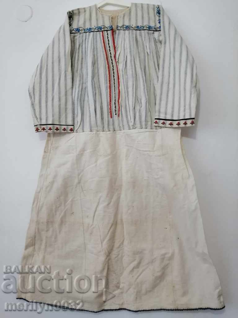 Cămașă bătrână broderie manuală chenar șezlong costum sukman cu preț € 99.96 | 195.51 BGN