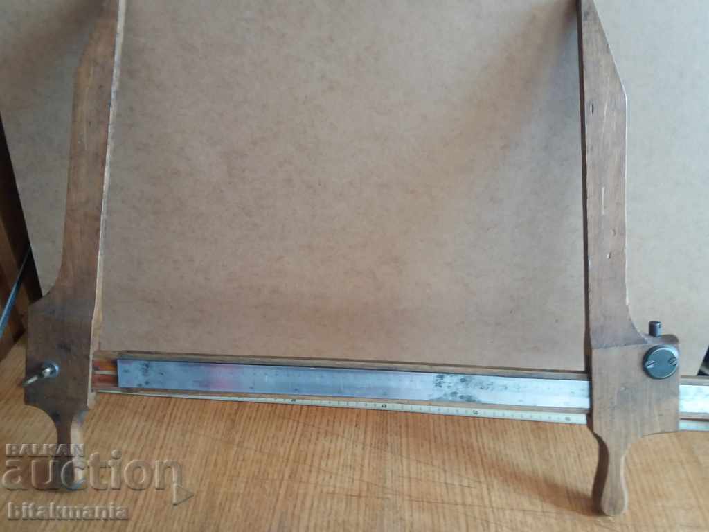 Auction Old carpentry tool - read the auction carefully Auction Old carpentry tool - read the auction carefully