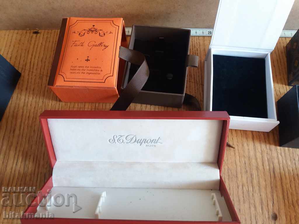 Lot of beautiful packaging boxes - read the auction carefully with price 19.99 BGN | € 10.22 Lot of beautiful packaging boxes - read the auction carefully with price 19.99 BGN | € 10.22