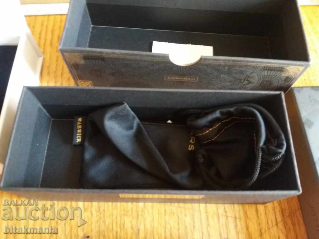 Auction Lot of beautiful packaging boxes - read the auction carefully Auction Lot of beautiful packaging boxes - read the auction carefully